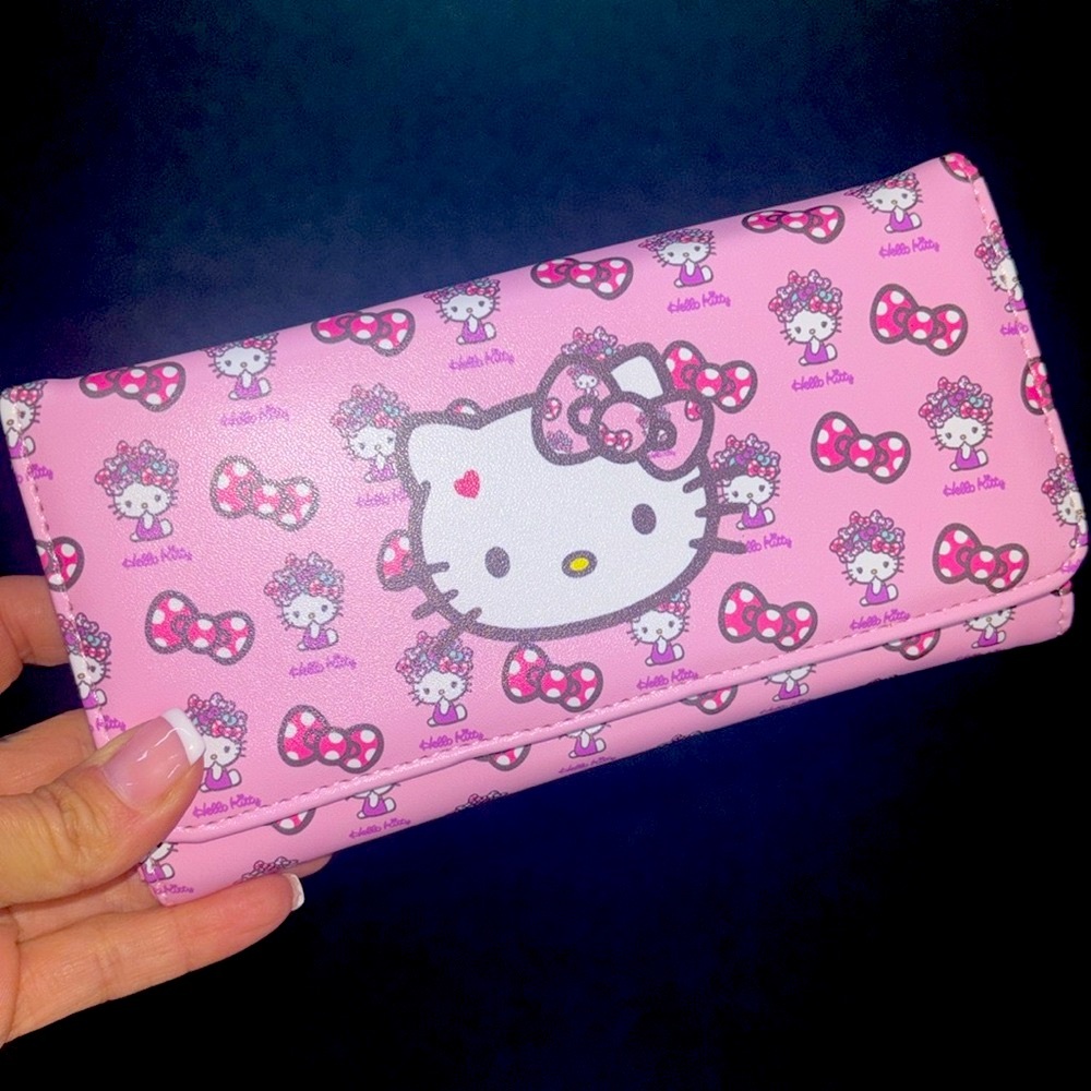 SALE!!!!!Hello Kitty Pink Wallet full size